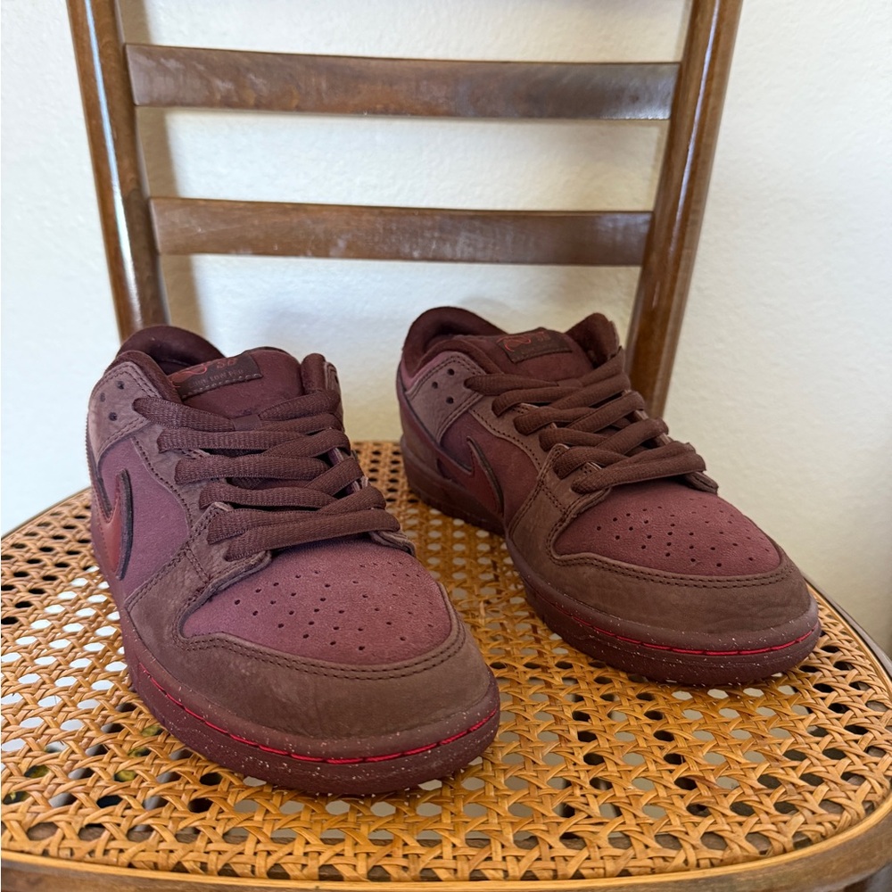 Nike SB Dunk Low Burgundy Sneakers Men’s Size 7.5